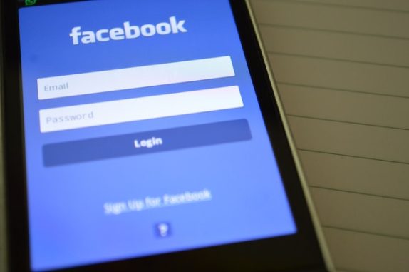 Facebook adds job ads
