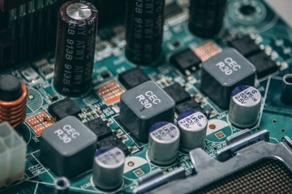Intel 28-core CPU at 5GHz
