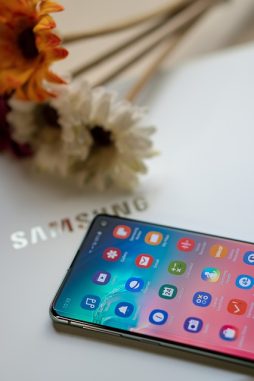 Galaxy S10 has the best screen