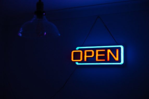 TECHDAY 19 January 1915 Neon lights "on"!