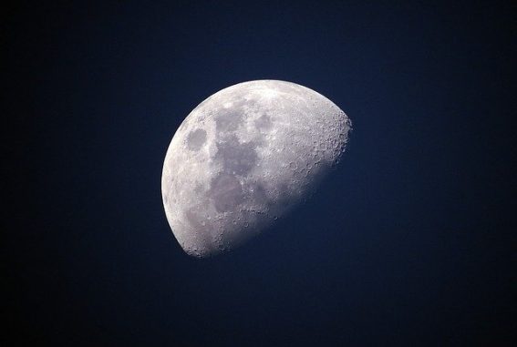 TECHDAY 2 January First Moon Photograph