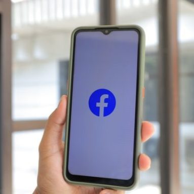 Facebook launches Marketplace