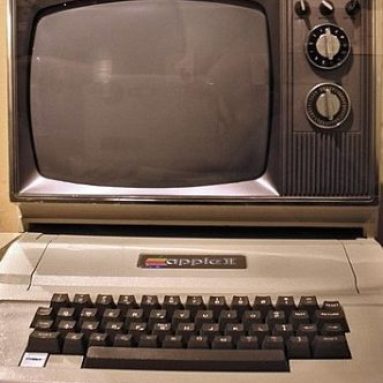 PC-GR TECH HISTORY Apple II