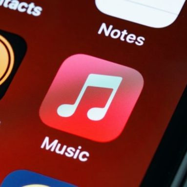 TECHDAY 28 April iTunes change the music industry